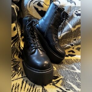 Steve Madden Betty Platform Boots